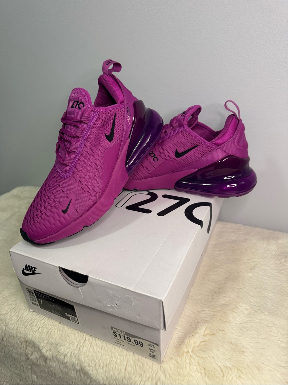 Nike Air Max 270 Women's Sneakers - Hot Fuchsia color